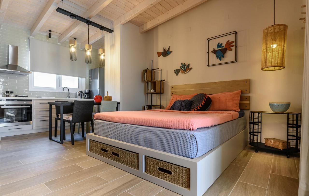 Fiorela'S Casa- A Stylish Loft Apartment In The Heart Of Preveza Exterior foto